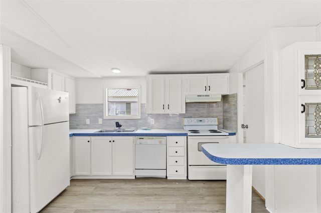 1202 Us Highway 190 16, Huntsville, TX 77320