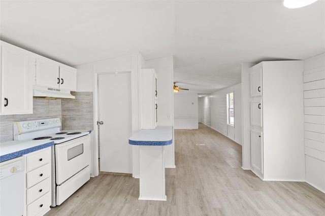 1202 Us Highway 190 16, Huntsville, TX 77320