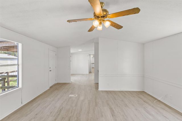 1202 Us Highway 190 16, Huntsville, TX 77320