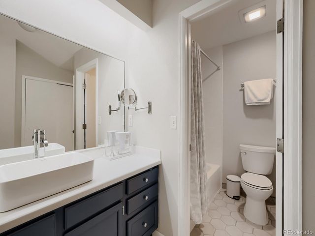 7373 E Iowa Ave 1062, Denver, CO 80231