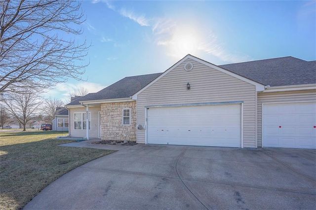 8325 Waverly Avenue, Kansas City, KS 66109