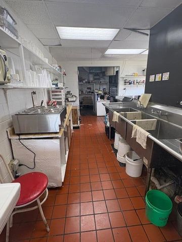 916 North Avenue, Pennfield Twp, MI 49017