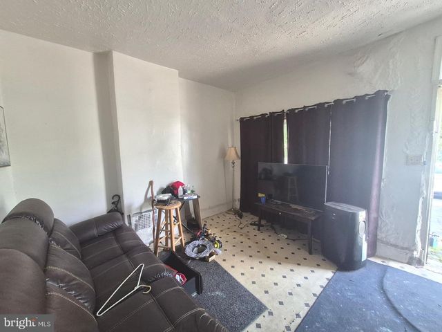 420 JACKSON ST, Camden, NJ 08104