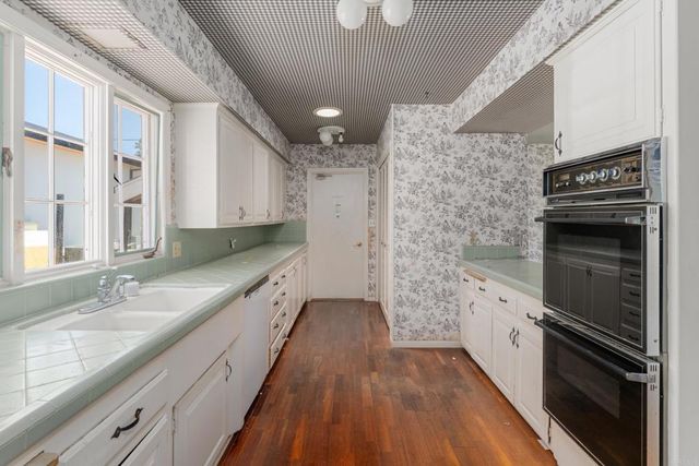 6530 Manana Place, La Jolla, CA 92037