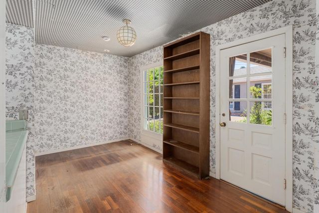 6530 Manana Place, La Jolla, CA 92037
