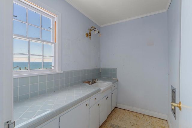 6530 Manana Place, La Jolla, CA 92037
