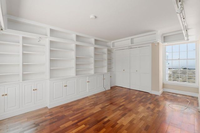 6530 Manana Place, La Jolla, CA 92037