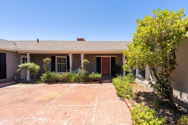 6530 Manana Place, La Jolla, CA 92037