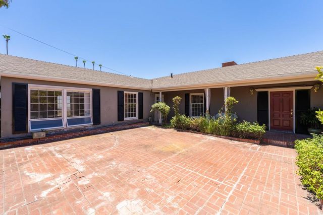 6530 Manana Place, La Jolla, CA 92037