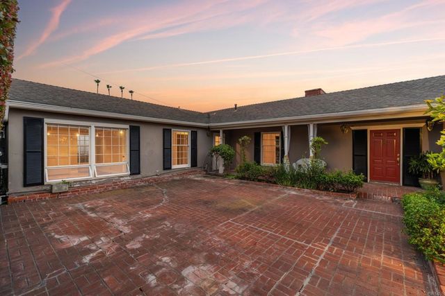 6530 Manana Place, La Jolla, CA 92037