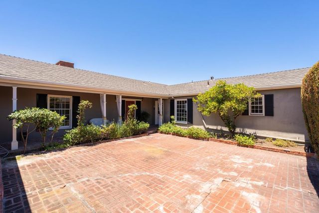 6530 Manana Place, La Jolla, CA 92037
