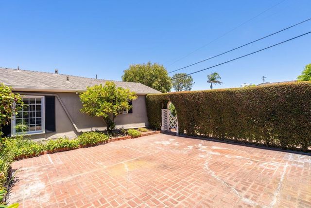 6530 Manana Place, La Jolla, CA 92037
