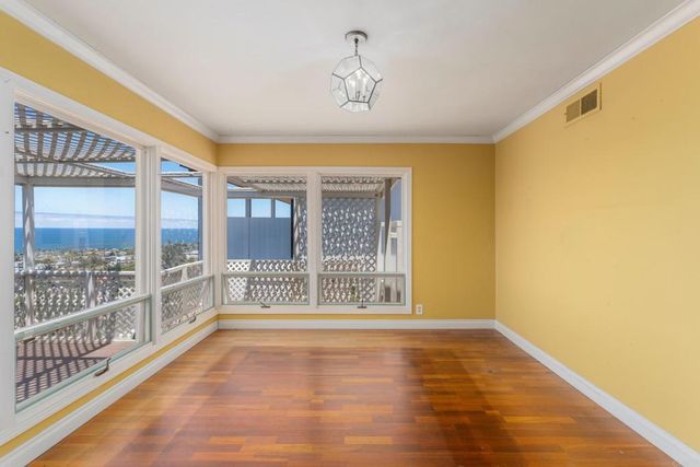 6530 Manana Place, La Jolla, CA 92037