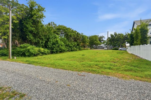 5964 CENTRAL AVENUE, New Port Richey, FL 34653