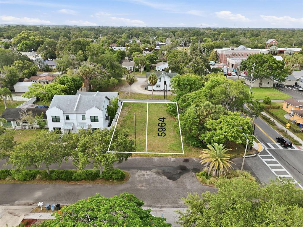 5964 CENTRAL AVENUE, New Port Richey, FL 34653
