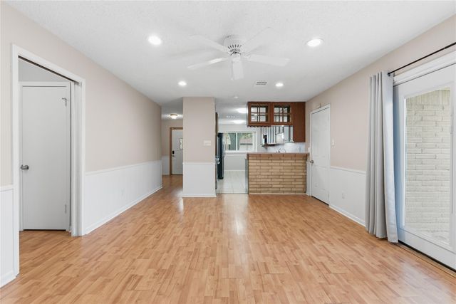 5814 Viking Drive, Houston, TX 77092