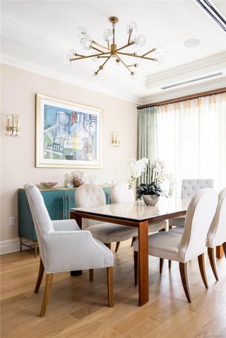 2000 Royal Court 2101, North Hills, NY 11040