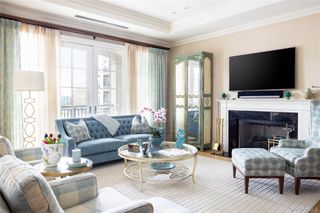 2000 Royal Court 2101, North Hills, NY 11040