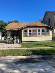 7599 Paige Avenue, Warren, MI 48091