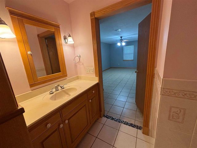 106 Belle Cir, Elgin, OK 73538
