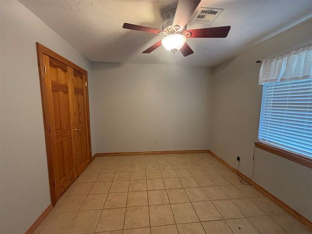 106 Belle Cir, Elgin, OK 73538