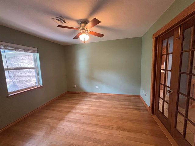 106 Belle Cir, Elgin, OK 73538