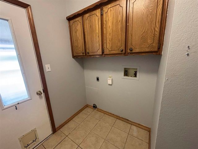 106 Belle Cir, Elgin, OK 73538