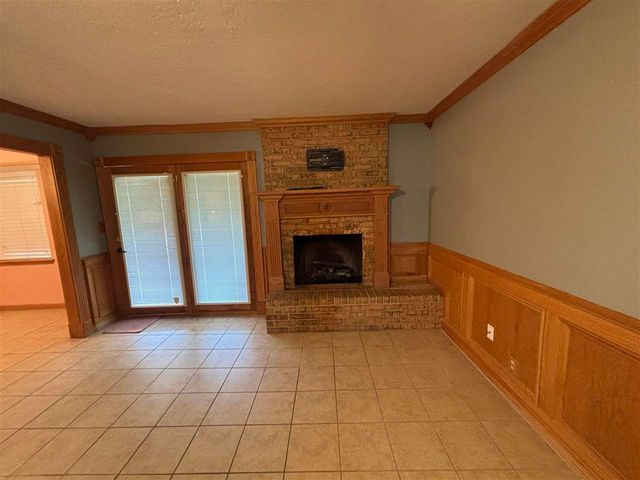 106 Belle Cir, Elgin, OK 73538