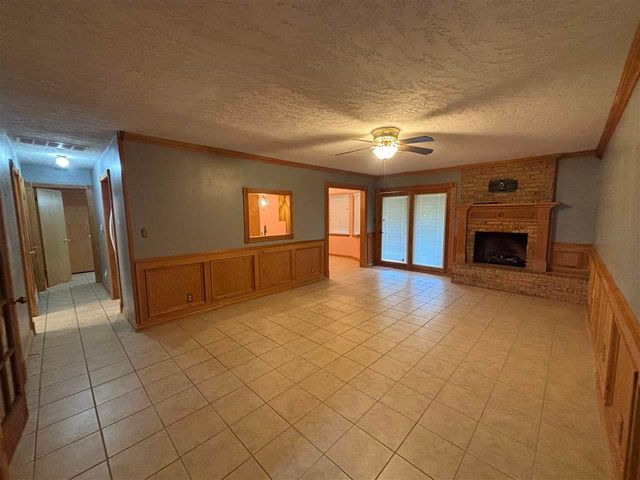 106 Belle Cir, Elgin, OK 73538