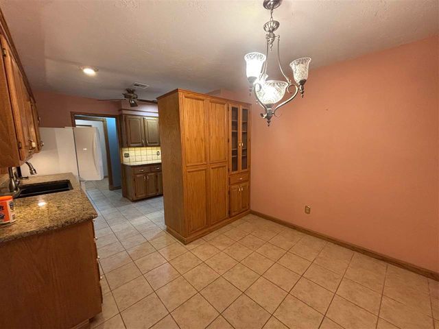 106 Belle Cir, Elgin, OK 73538