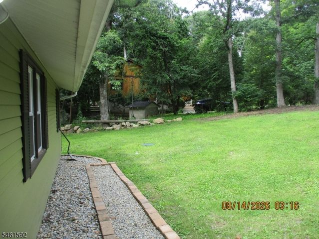 4 Mohawk Trl, Hopatcong Boro, NJ 07821