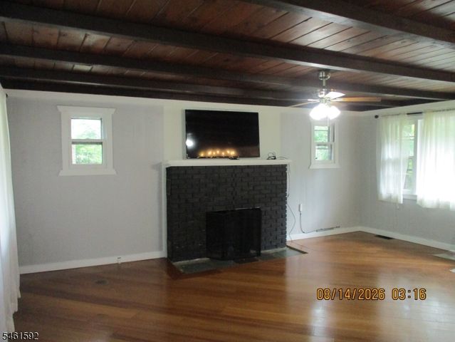 4 Mohawk Trl, Hopatcong Boro, NJ 07821