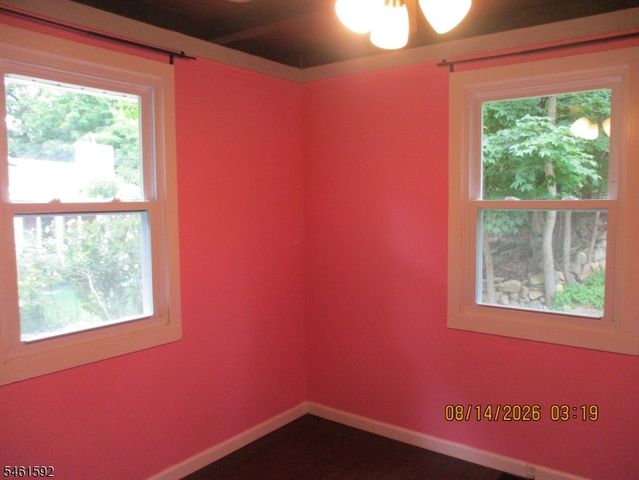 4 Mohawk Trl, Hopatcong Boro, NJ 07821