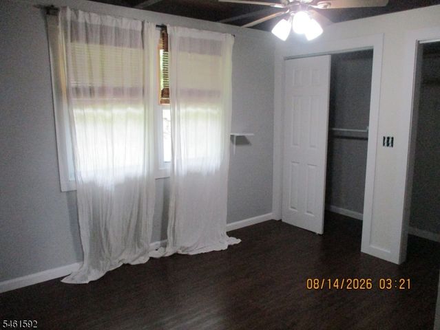 4 Mohawk Trl, Hopatcong Boro, NJ 07821