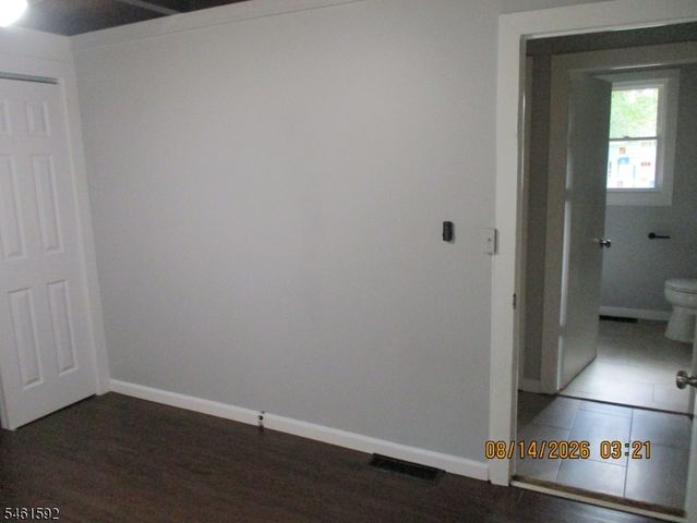 4 Mohawk Trl, Hopatcong Boro, NJ 07821