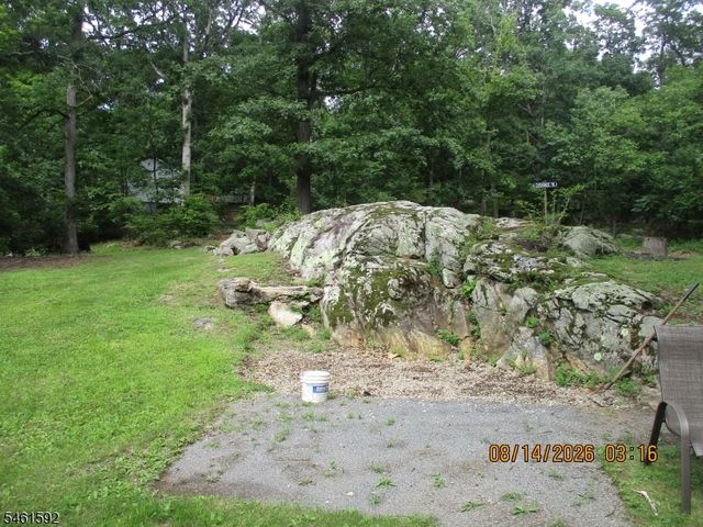 4 Mohawk Trl, Hopatcong Boro, NJ 07821