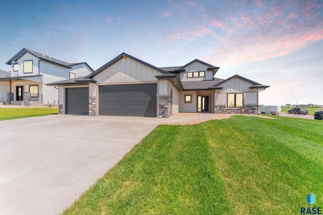 2700 N Sylvan Cir Circle, Tea, SD 57064