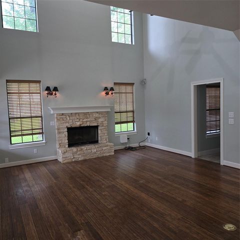 560 Lake Grove Drive, Coldspring, TX 77331