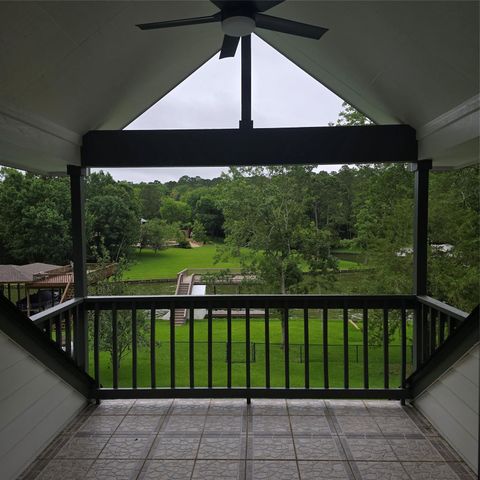 560 Lake Grove Drive, Coldspring, TX 77331