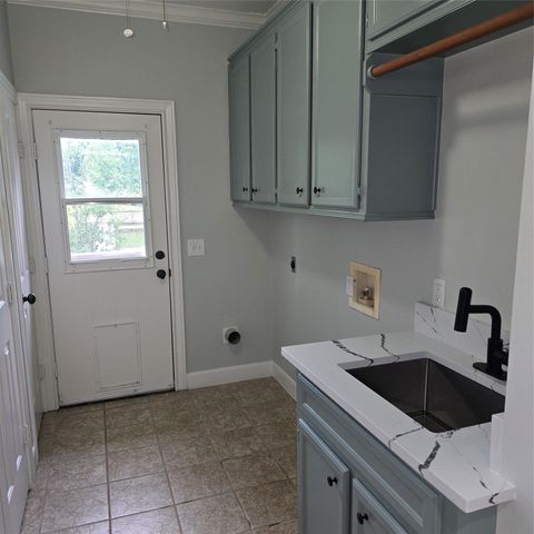 560 Lake Grove Drive, Coldspring, TX 77331