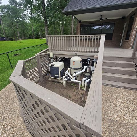 560 Lake Grove Drive, Coldspring, TX 77331