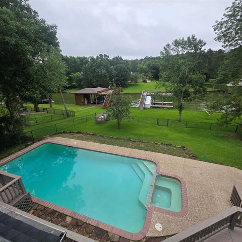 560 Lake Grove Drive, Coldspring, TX 77331