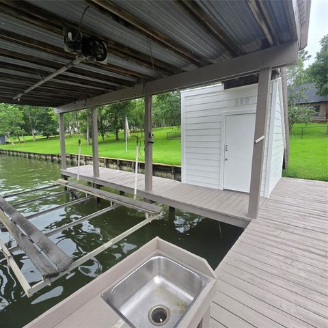 560 Lake Grove Drive, Coldspring, TX 77331
