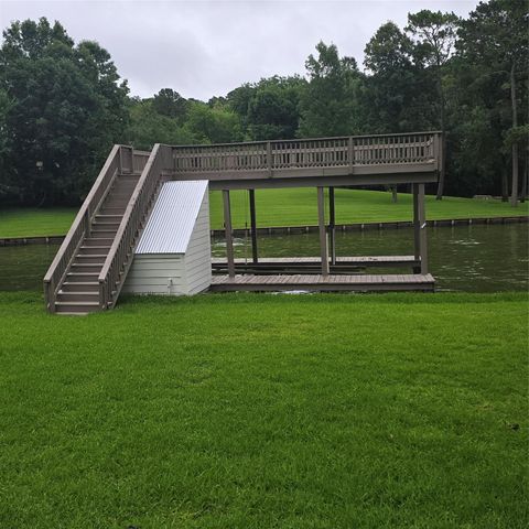 560 Lake Grove Drive, Coldspring, TX 77331
