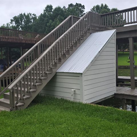 560 Lake Grove Drive, Coldspring, TX 77331
