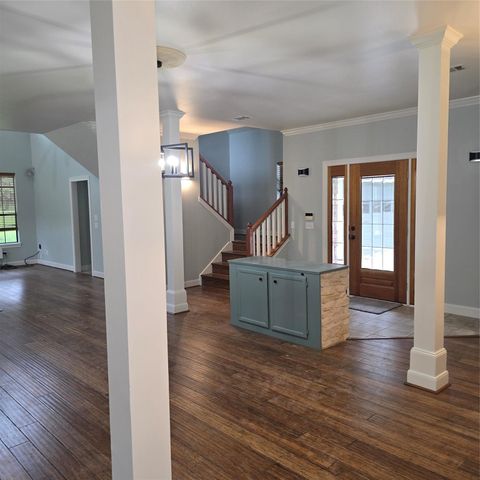 560 Lake Grove Drive, Coldspring, TX 77331