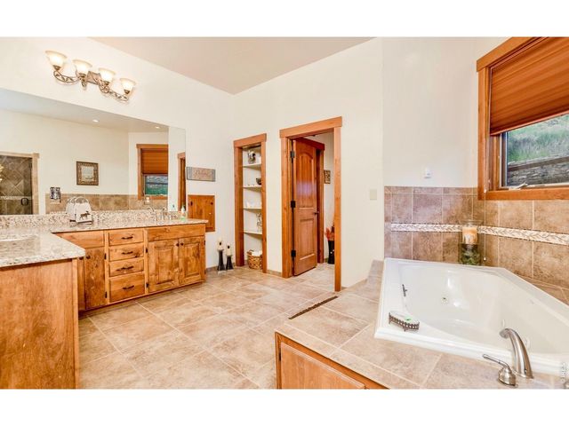 1471 Jungfrau Trl, Estes Park, CO 80517