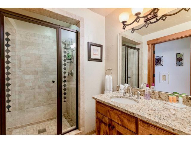 1471 Jungfrau Trl, Estes Park, CO 80517