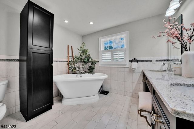 1233 Poplar Ave, Mountainside Boro, NJ 07092