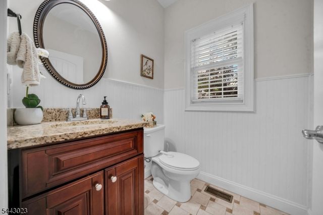 1233 Poplar Ave, Mountainside Boro, NJ 07092